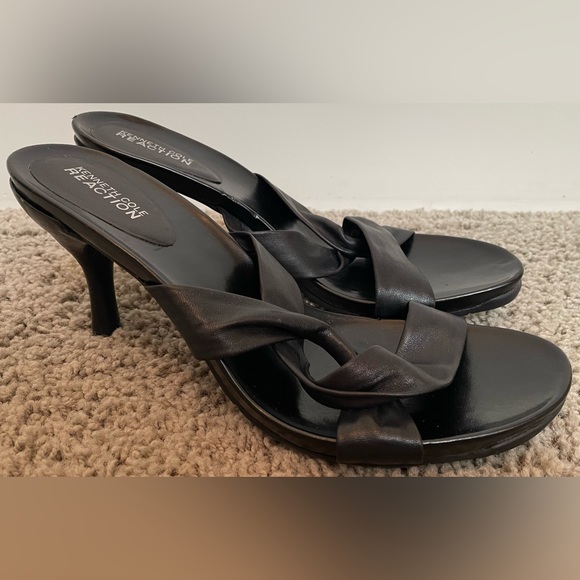 Kenneth Cole Strappy Leather Sandals - Picture 5 of 7